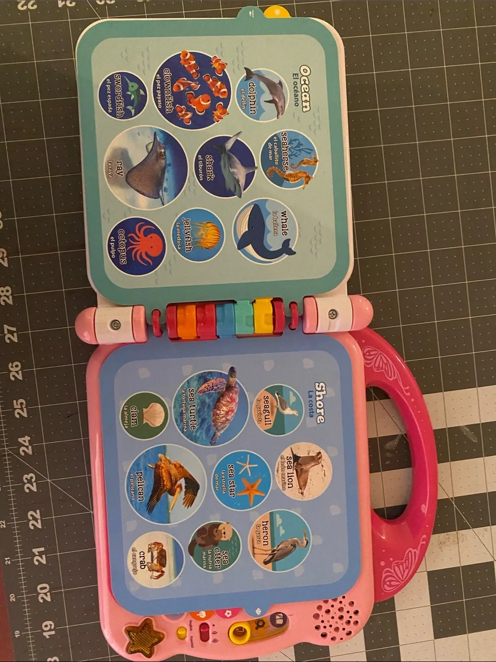 2/$20!! LeapFrog 100 Animals Book bilingual toy-